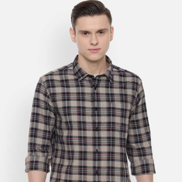 Men Regular Fit Checkered Spread Collar Casual Shirt - Image 4