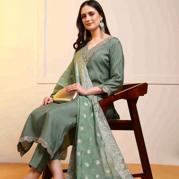 Embroidered Kurta, Salwar & Dupatta Set - Image 4