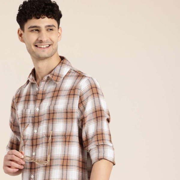 Men Regular Fit Checkered Spread Collar Casual Shirt