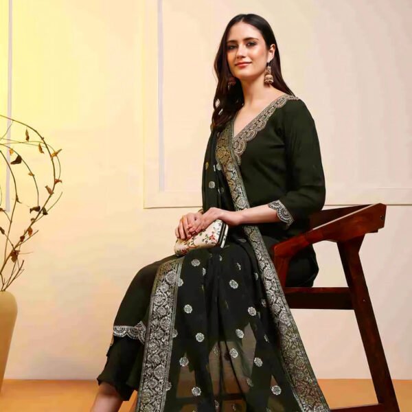 Embroidered Kurta, Salwar & Dupatta Set - Image 5